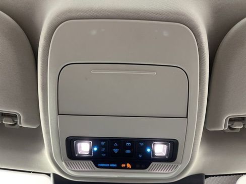 Used 2025 Ford Expedition Platinum AWD/4WD image 32