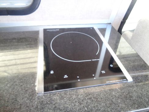 Used 2014 Mercedes-Benz Sprinter 3500 image 9