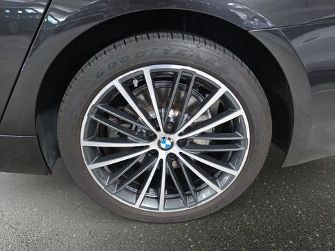 Used 2023 BMW 530i w/ Convenience Package RWD image 32