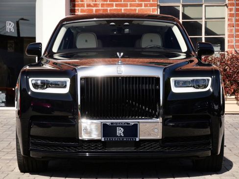 Used 2022 Rolls-Royce Phantom Extended Wheelbase w/ The Phantom Package RWD image 5