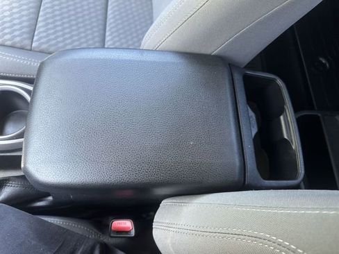 Used 2020 Toyota Tacoma SR5 AWD/4WD image 25