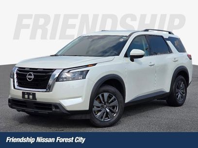 Used 2024 Nissan Pathfinder SV