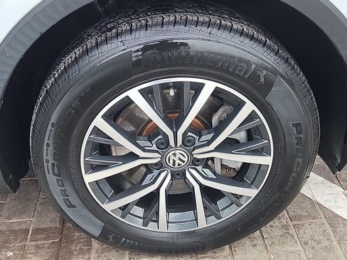 Used 2019 Volkswagen Tiguan SE w/ Panoramic Sunroof Package image 29