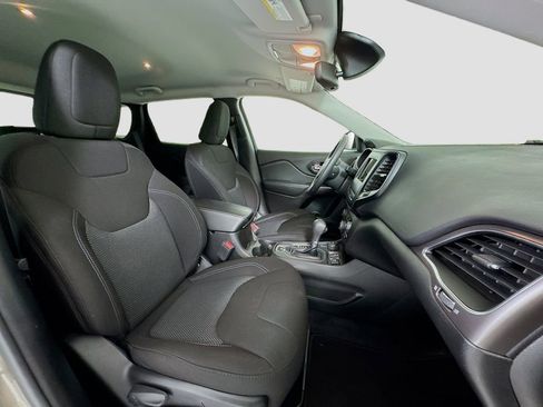 Used 2021 Jeep Cherokee Latitude image 20