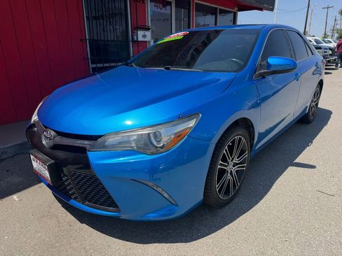 Used 2016 Toyota Camry SE FWD image 2