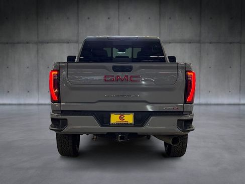 Used 2024 GMC Sierra 2500 AT4 w/ Technology Package AWD/4WD image 4
