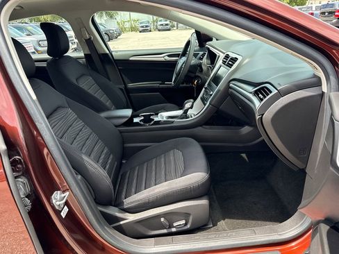 Used 2016 Ford Fusion SE FWD image 23