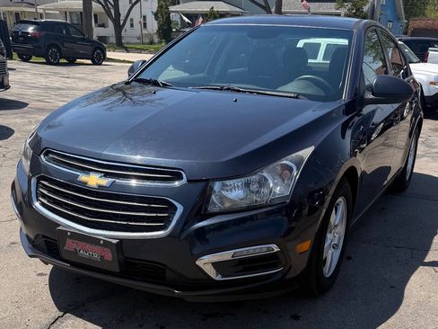 Used 2016 Chevrolet Cruze LT FWD image 4