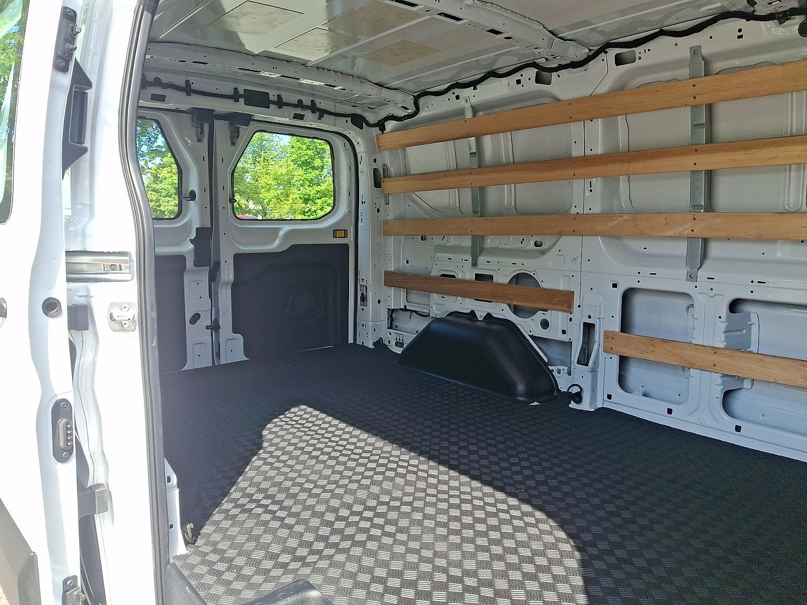 Used 2025 Ford Transit 250 Low Roof w/ Exterior Upgrade Package RWD image 12