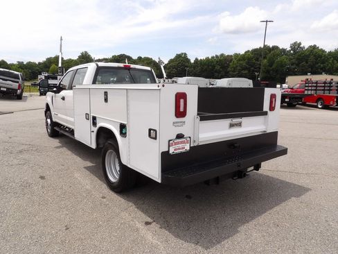 Used 2022 Ford F350 XL w/ Power Equipment Group AWD/4WD image 5