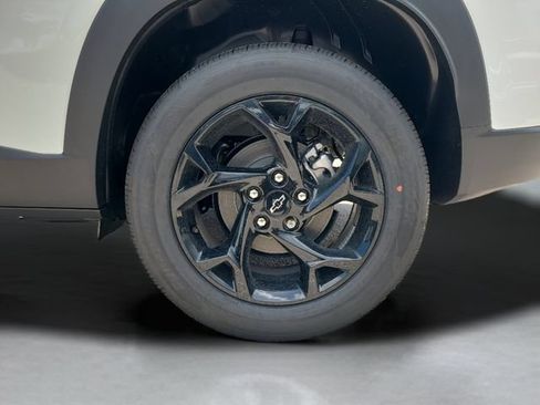 New 2026 Chevrolet Trax LT w/ Midnight Edition FWD image 35