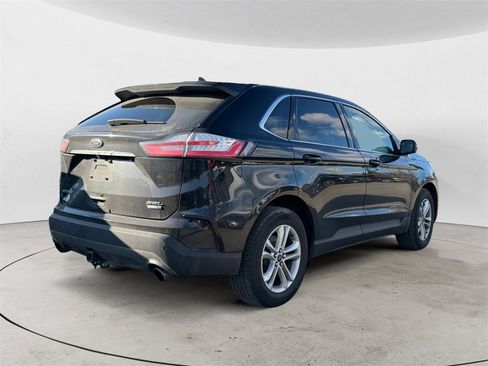Used 2020 Ford Edge SEL w/ Convenience Package image 4