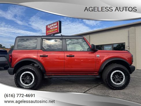 Used 2024 Ford Bronco Big Bend w/ Sasquatch Package AWD/4WD image 1