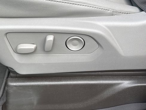 New 2026 GMC Sierra 1500 SLT image 18