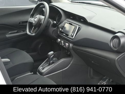 Used 2023 Nissan Kicks S image 6