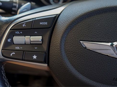 Used 2023 Genesis G70 2.0T image 17