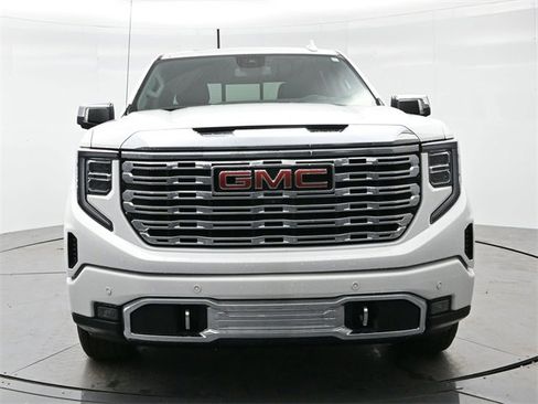 Used 2022 GMC Sierra 1500 Denali image 2