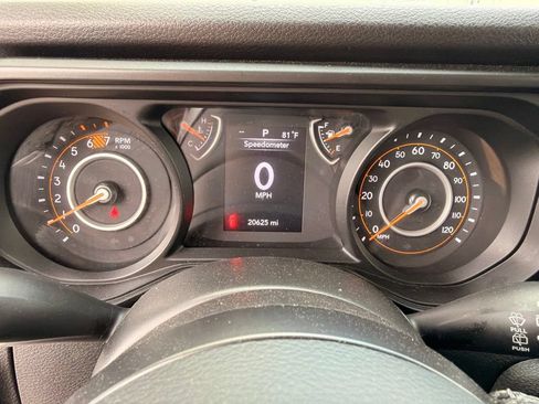 Used 2025 Jeep Wrangler Unlimited Sport AWD/4WD image 14