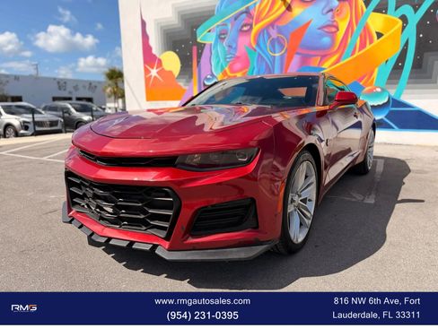 Used 2017 Chevrolet Camaro LT RWD image 1