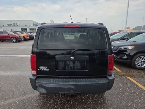 Used 2007 Dodge Nitro SXT RWD image 4