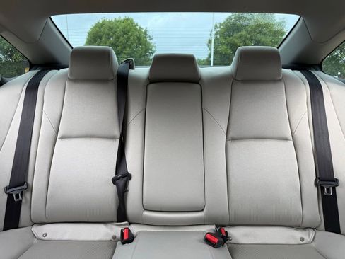 Used 2018 Honda Accord LX image 17