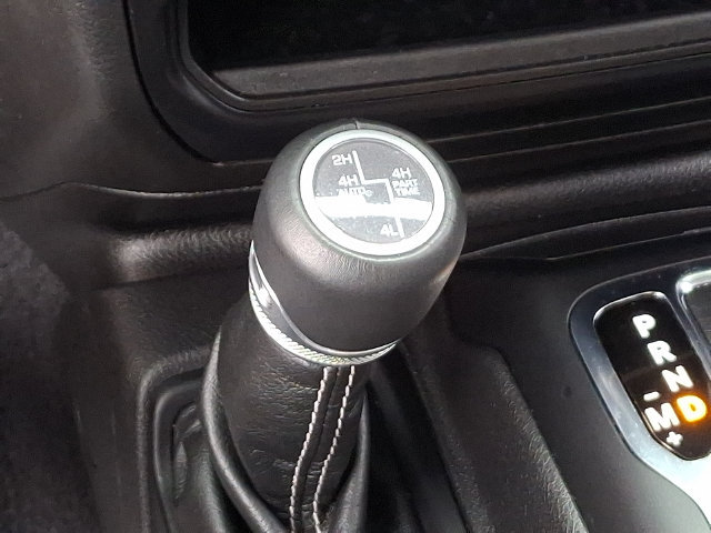 Used 2022 Jeep Wrangler Unlimited Sahara AWD/4WD image 17