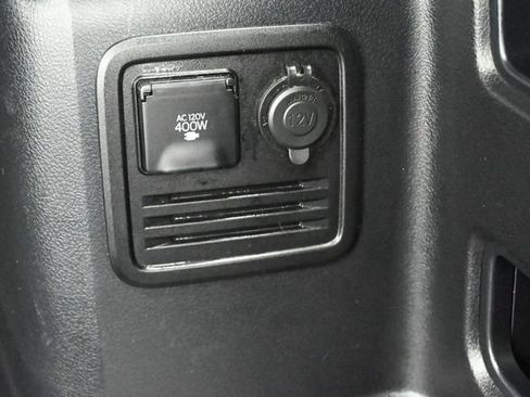 Used 2018 Toyota 4Runner TRD Off-Road Premium AWD/4WD image 12
