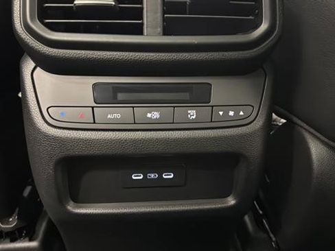 Used 2024 Honda Pilot Touring image 42