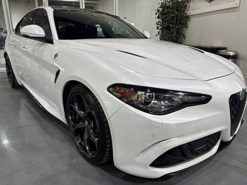 Used 2017 Alfa Romeo Giulia Quadrifoglio image 3
