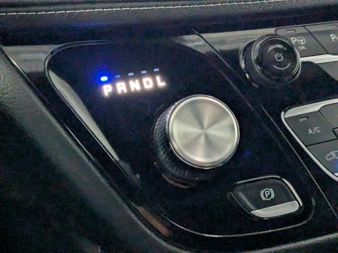 Certified 2023 Chrysler Pacifica Limited FWD image 20