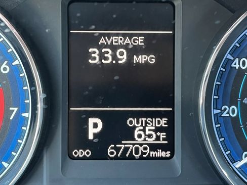 Used 2018 Toyota Corolla LE FWD image 18