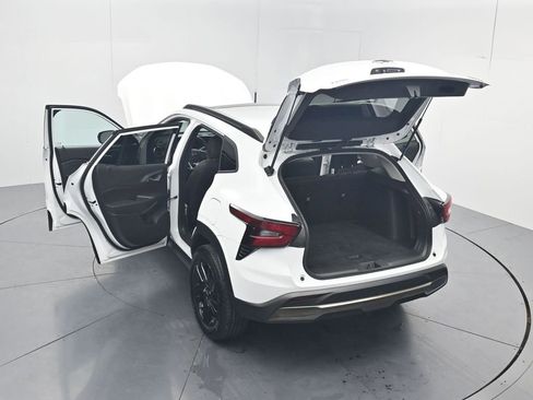 Used 2024 Chevrolet Trax ACTIV w/ Sunroof Package FWD image 52