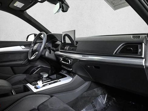 Certified 2024 Audi Q5 e Prestige image 23