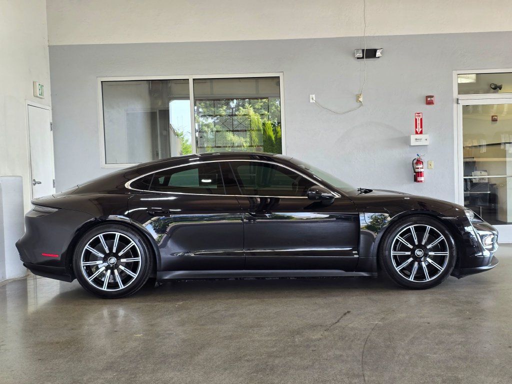 Used 2021 Porsche Taycan 4S w/ Premium Package AWD/4WD image 4