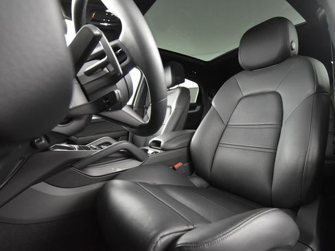 Used 2024 Porsche Cayenne Coupe AWD/4WD image 5