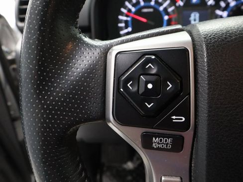 Used 2018 Toyota 4Runner SR5 Premium image 28