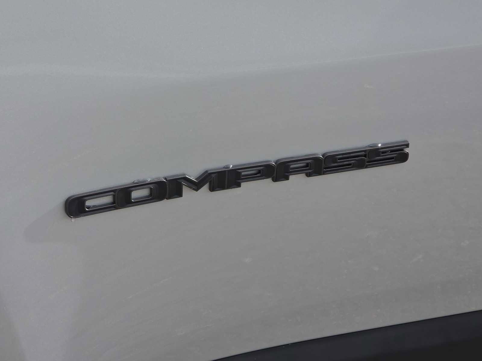 Used 2026 Jeep Compass Latitude AWD/4WD image 11