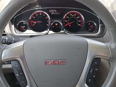 Used 2013 GMC Acadia SLE FWD image 17