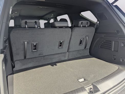 New 2026 Chevrolet Traverse LT image 10