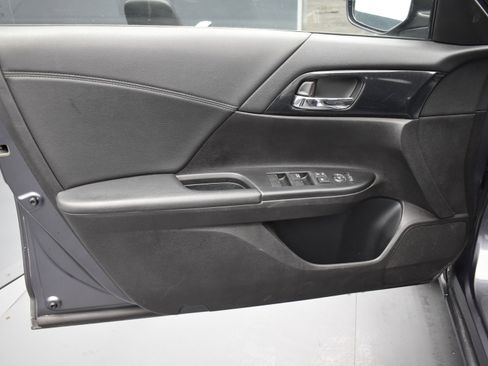 Used 2013 Honda Accord Sport image 9