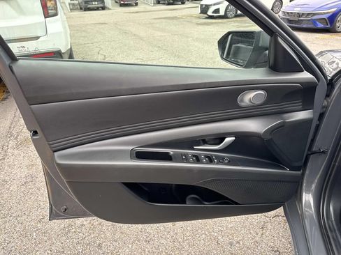 Used 2025 Hyundai Elantra SEL FWD image 20