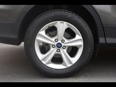 Used 2016 Ford Escape SE w/ Equipment Group 201A FWD image 36