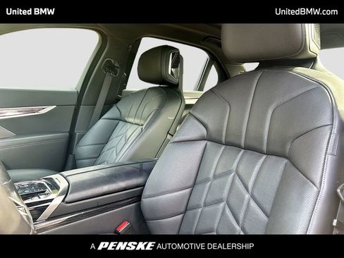 Used 2023 BMW 740i 740i w/ Parking Assistance Package image 5