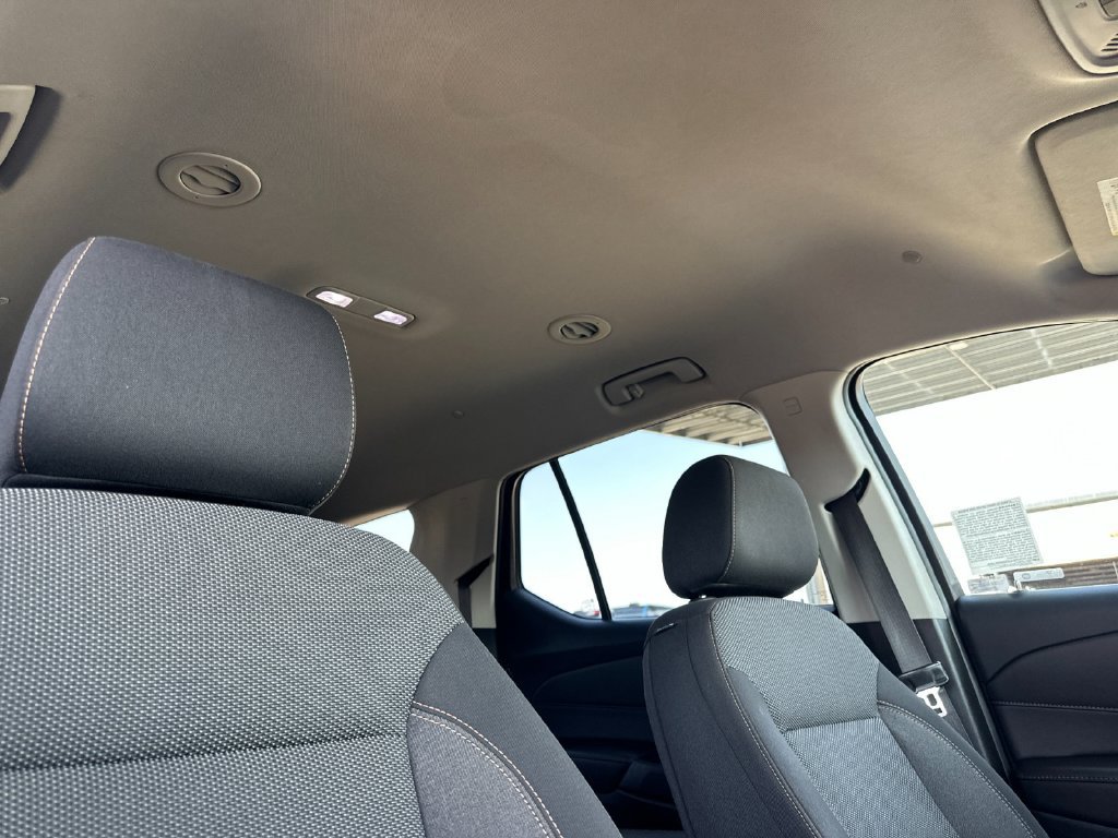 Used 2021 Chevrolet Traverse LT FWD image 17