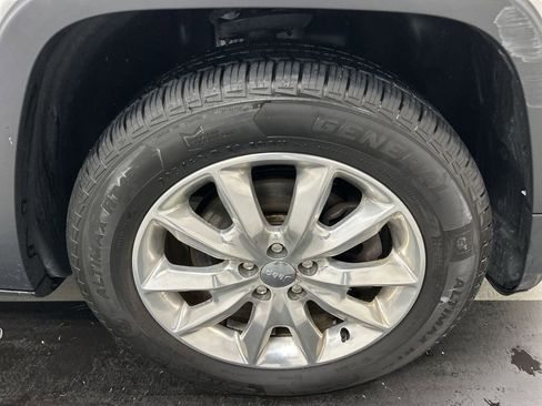 Used 2016 Jeep Cherokee Limited AWD/4WD image 8