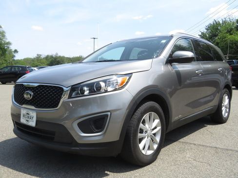 Used 2018 Kia Sorento LX w/ LX V6 Convenience Package AWD/4WD image 1