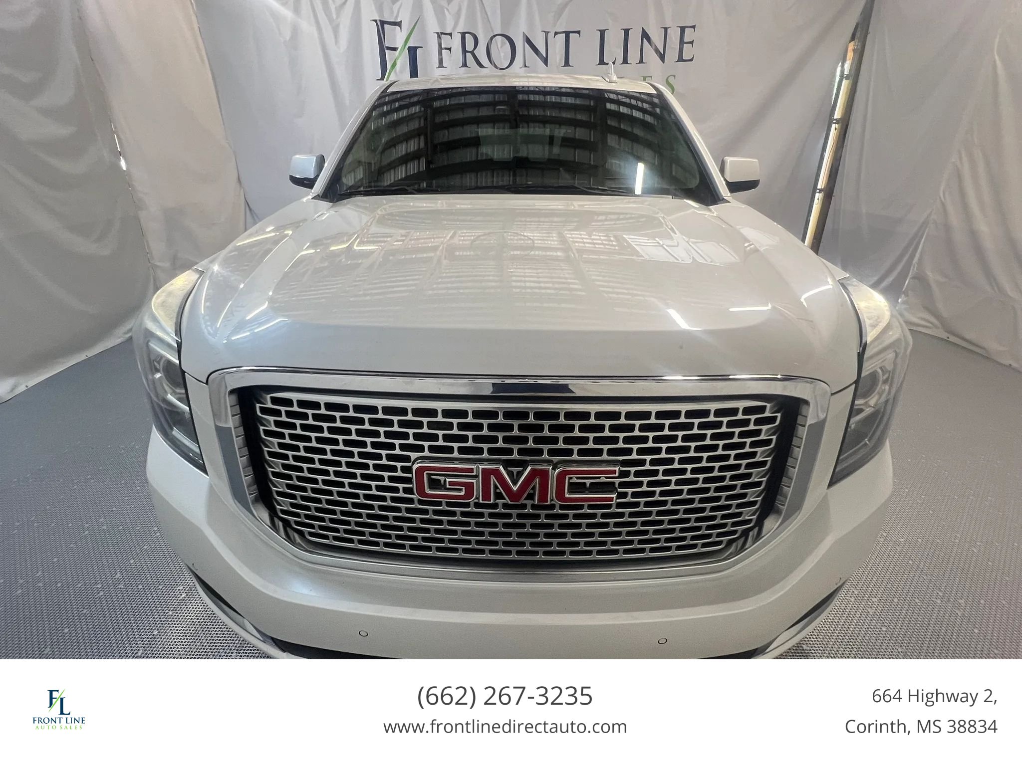 Used 2017 GMC Yukon Denali AWD/4WD image 2