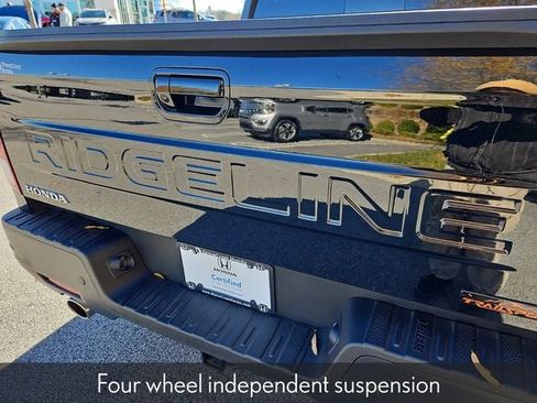 Certified 2025 Honda Ridgeline TrailSport+ image 36