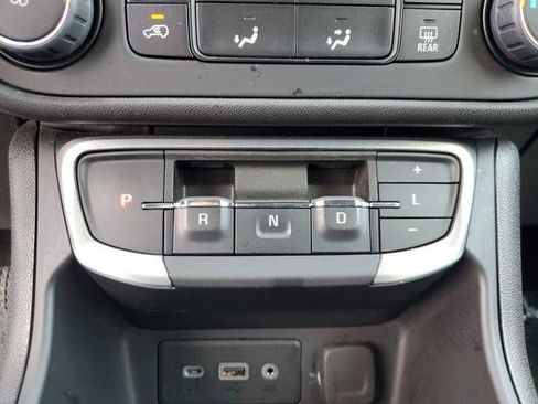 Used 2024 GMC Terrain SLE AWD/4WD image 26