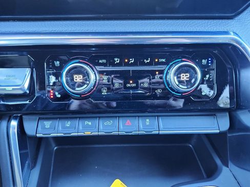 Used 2024 GMC Sierra 3500 Denali w/ Denali Reserve Package image 22